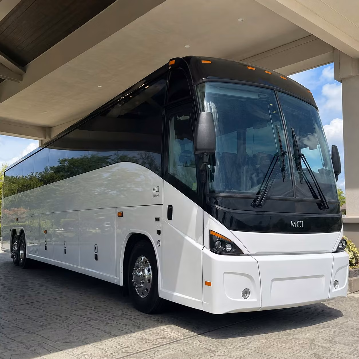 daily commuter shuttle routes along the 5 and 134 freeway corridors