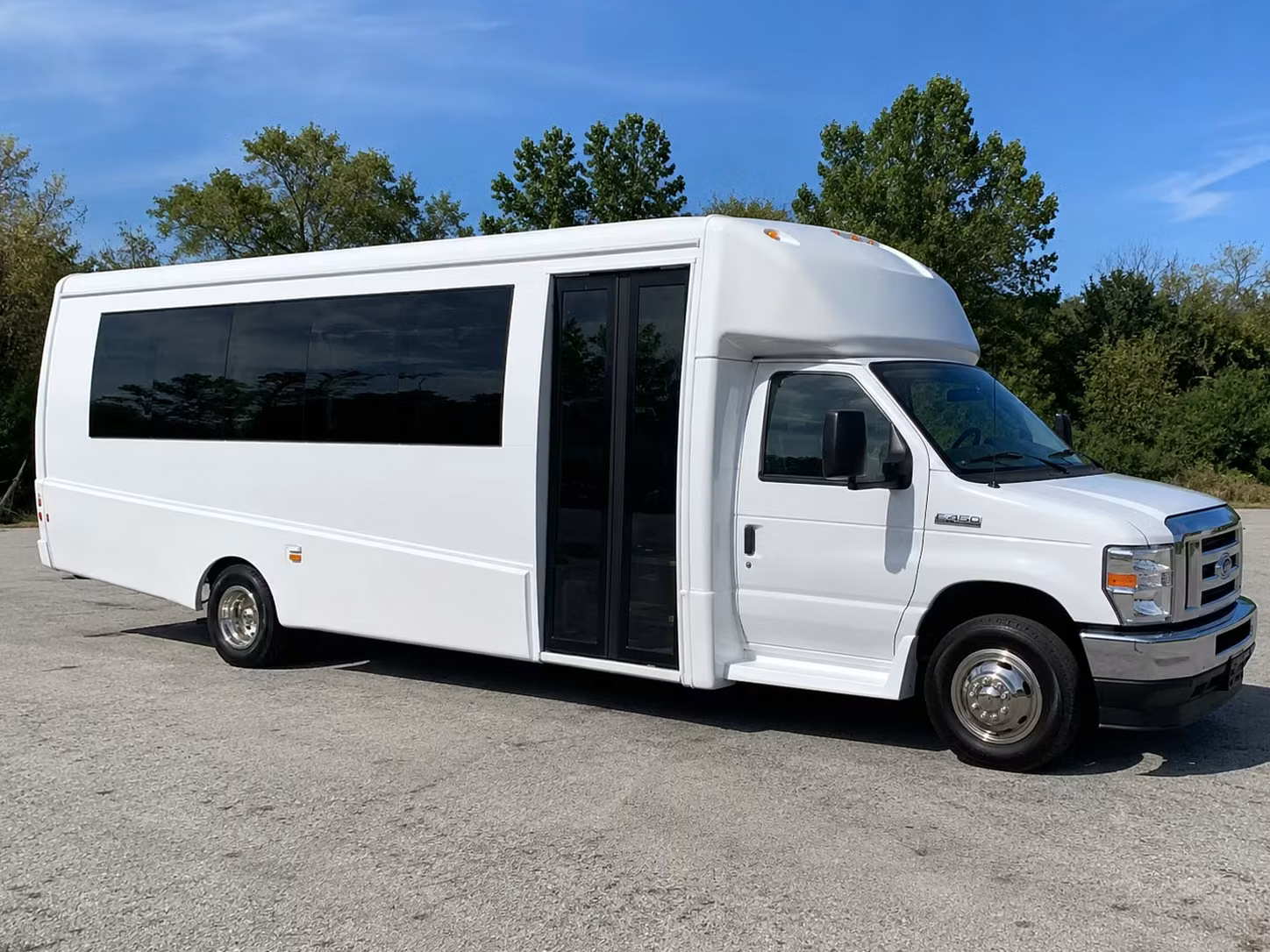 party buses for burbank prom night groups who want to arrive in style